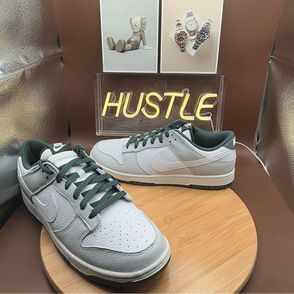 Nike Dunk Low Retro SE Photon Dust Vintage Green Size 11 Men's - Picture 8 of 11